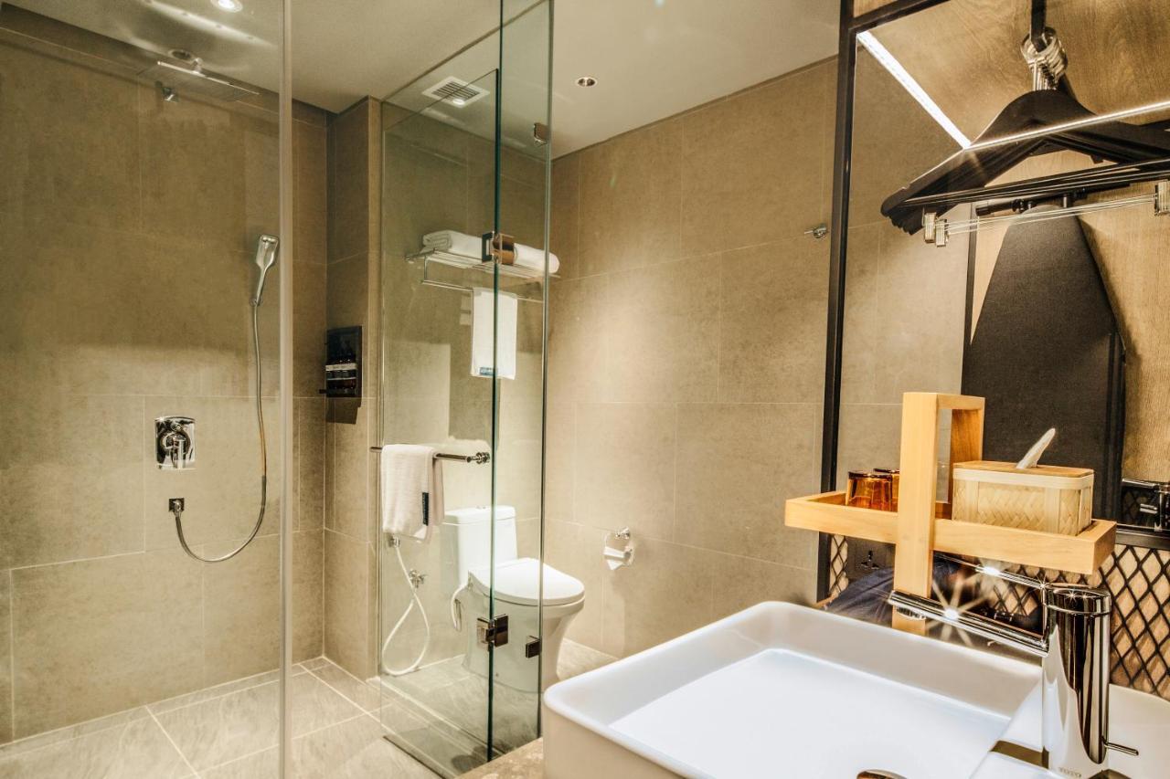 The Botanica Sanctuary Hotel Puncak Luaran gambar A bathroom in a hotel