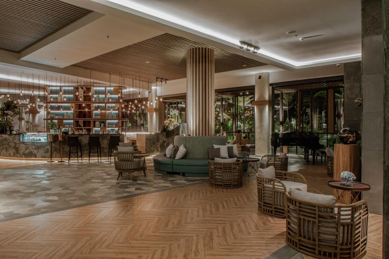 The Botanica Sanctuary Hotel Puncak Luaran gambar The lobby of the hotel