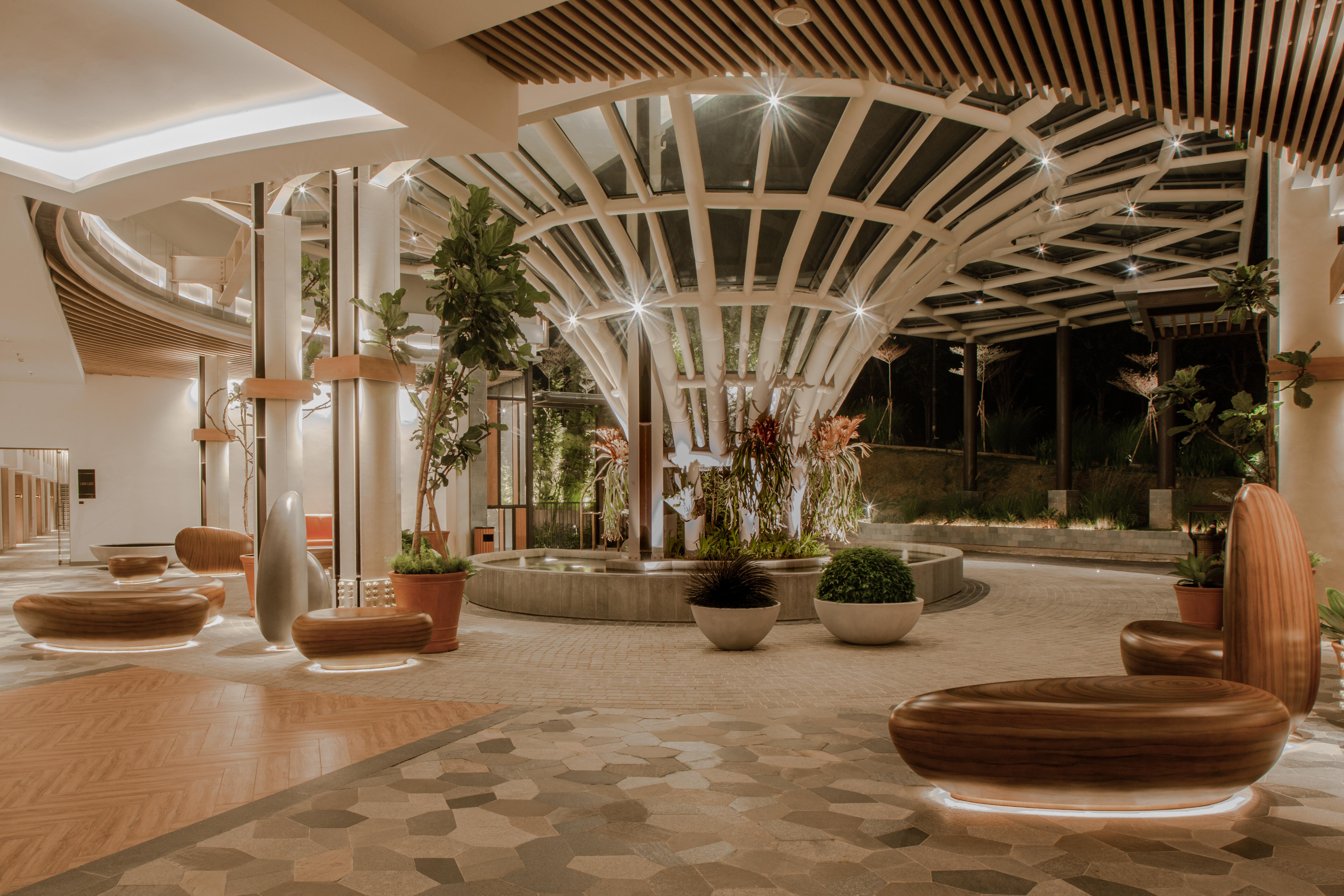 The Botanica Sanctuary Hotel Puncak Luaran gambar The lobby of the hotel