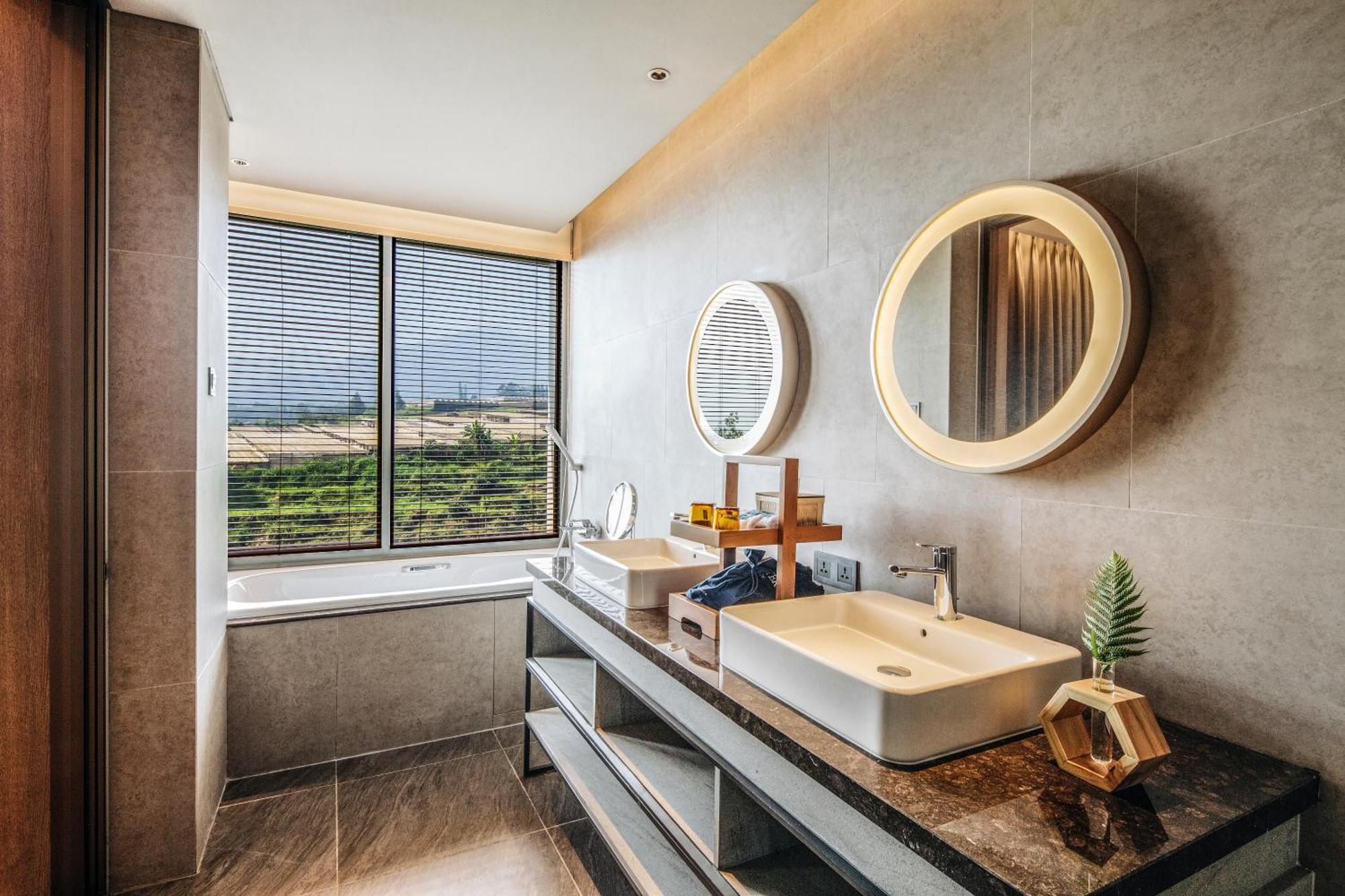 The Botanica Sanctuary Hotel Puncak Bilik gambar Bathroom