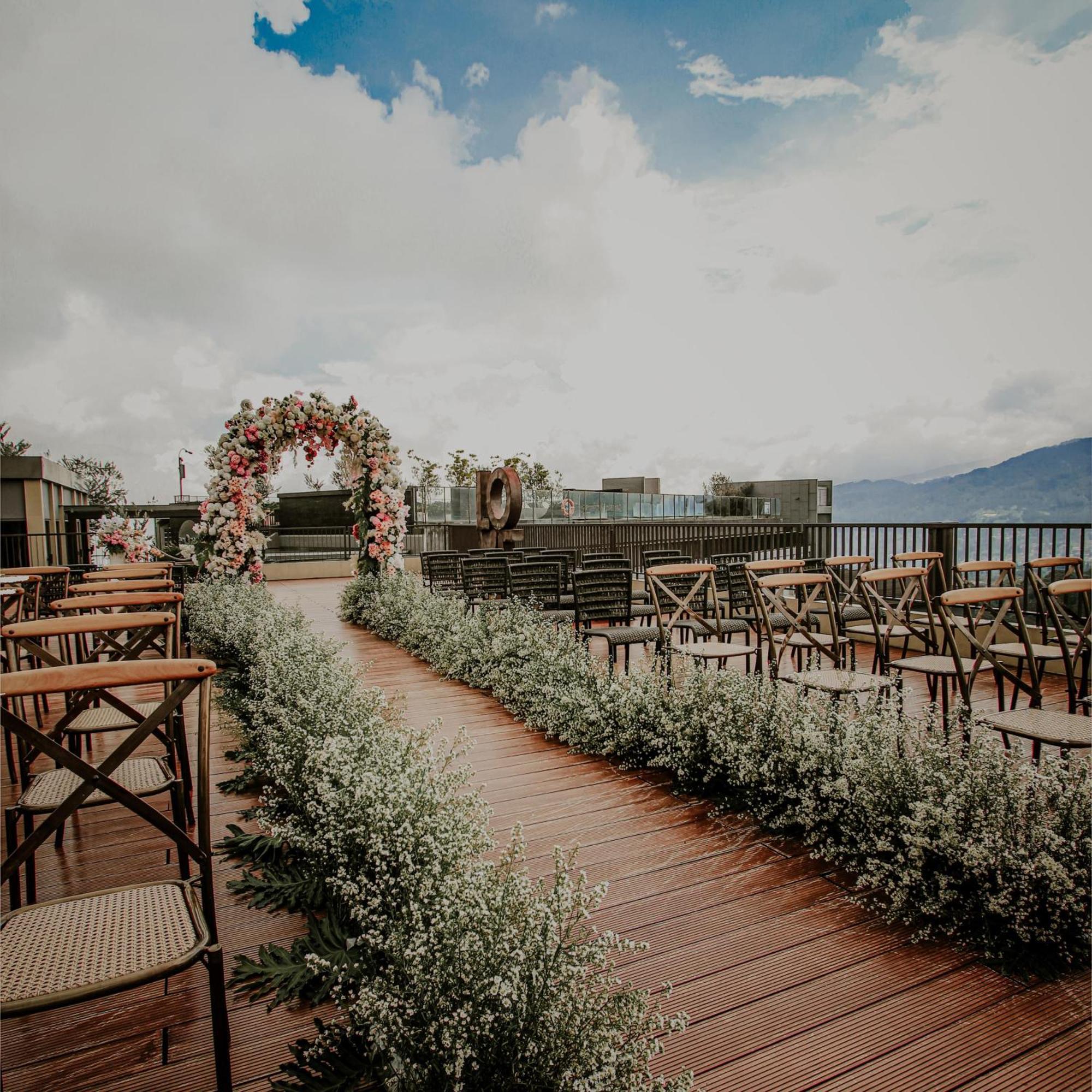 The Botanica Sanctuary Hotel Puncak Luaran gambar The venue of the wedding